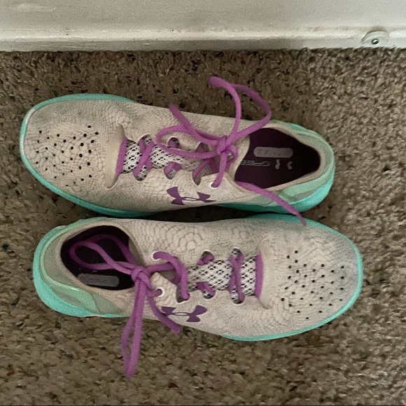 Under Armour shoes - Picture 2 of 4